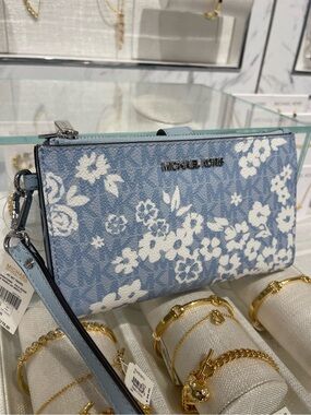 MICHAEL KORS Jet Set Travel Lg Double Zip Printed Signature Logo Wristlet Wallet